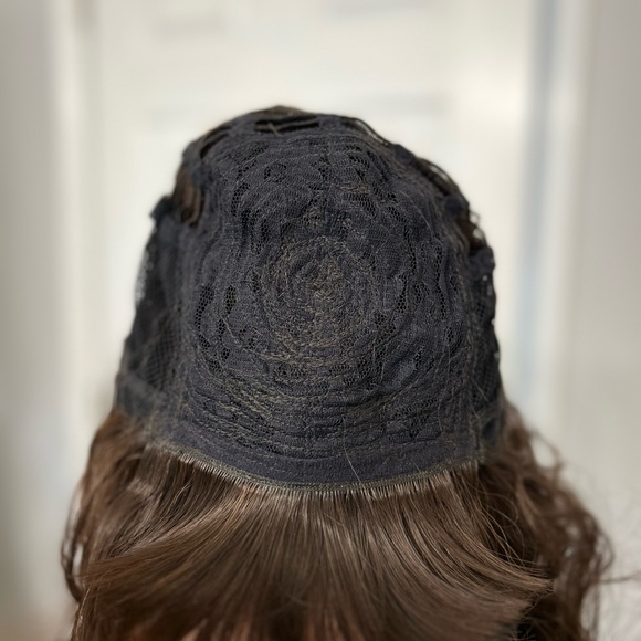 Long Curly Wig w Bangs - Picture 7 of 9